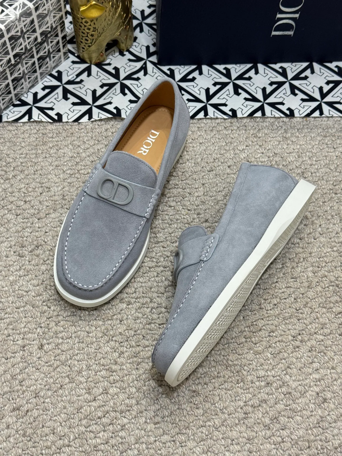 Men's men's shoes 💰480 [New style] 🍺🍺Dior men's casual shoes - a high version of the original one-to-one replica. It is a casual dress shoe. Crafted from luxuriously soft navy suede❤️‍🔥Cow leather lining💘Oblique printed panels on the upper. The lightweight white rubber sole adds sophistication, with an Oblique pattern engraved on the outsole and branding on the back. Size: 38-44 (45, 46 customized